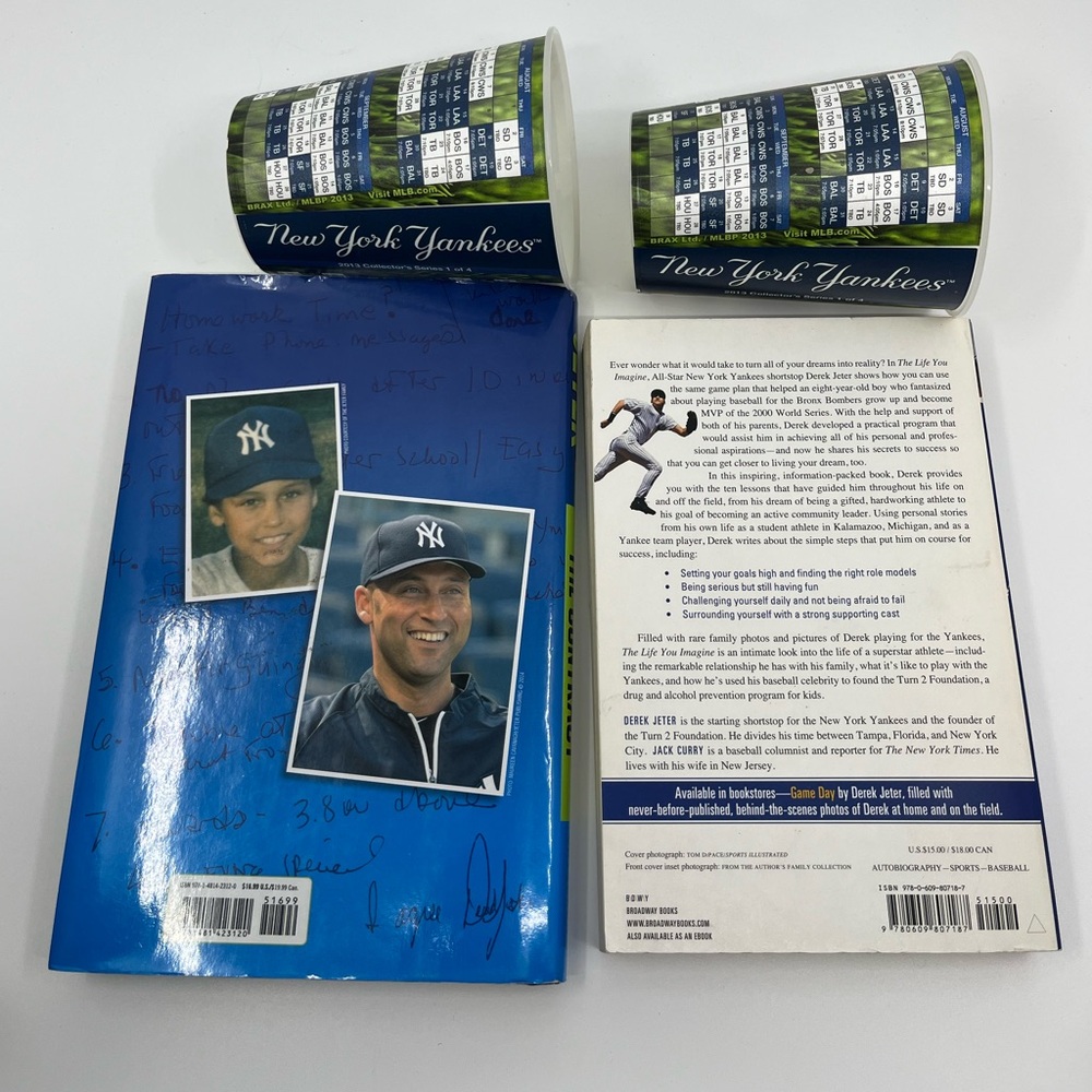 BUNDLE Yankees / 2013 Collector’s Series 1 of 4 Yankee Stadium Plastic Cups NYC - Picture 3 of 8